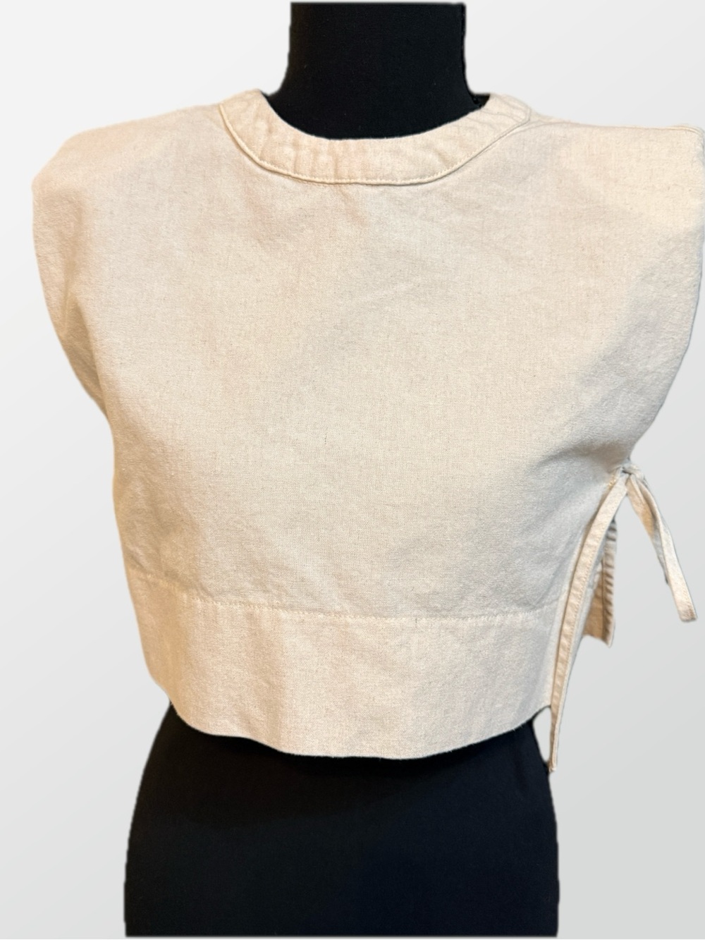 Commense Neutral Tie-Side Crop Top in Cream size XS